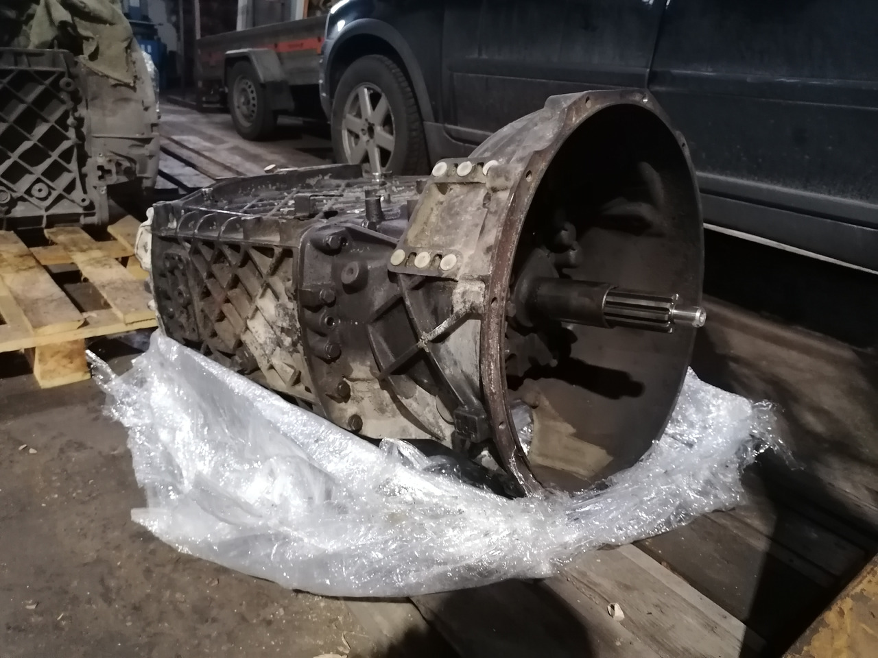 MAN DAF REMANUFACTURED gearbox ZF 16S151 ratio 0,84 - Prevodovka: obrázok 1 MAN DAF REMANUFACTURED gearbox ZF 16S151 ratio 0,84 - Prevodovka: obrázok 1