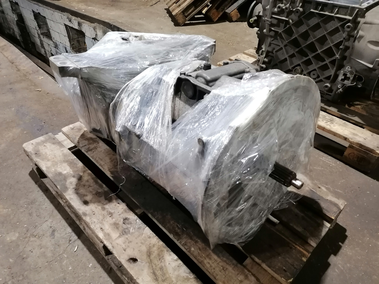 Mercedes-benz MP-4 repaired gearbox G211-12 - Prevodovka: obrázok 2 Mercedes-benz MP-4 repaired gearbox G211-12 - Prevodovka: obrázok 2
