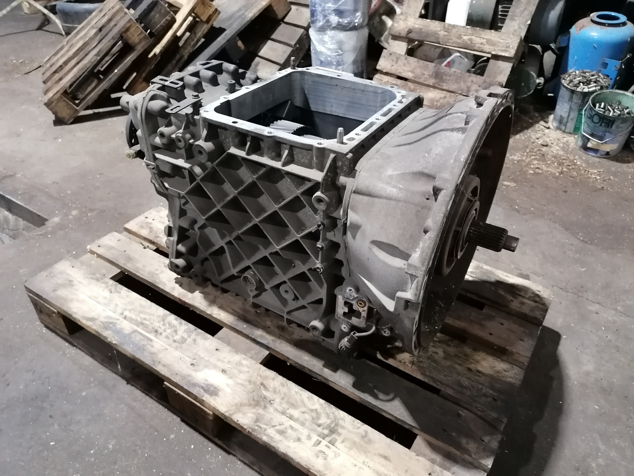 VOLVO remanufactured gearbox AT2612D - Prevodovka: obrázok 1 VOLVO remanufactured gearbox AT2612D - Prevodovka: obrázok 1