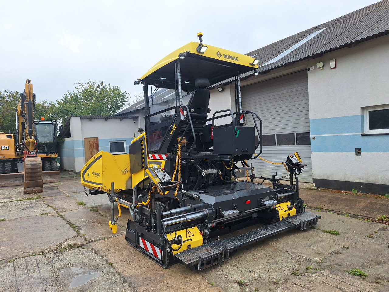 Bomag Bf 300C-3 - Finišer: obrázok 4 Bomag Bf 300C-3 - Finišer: obrázok 4