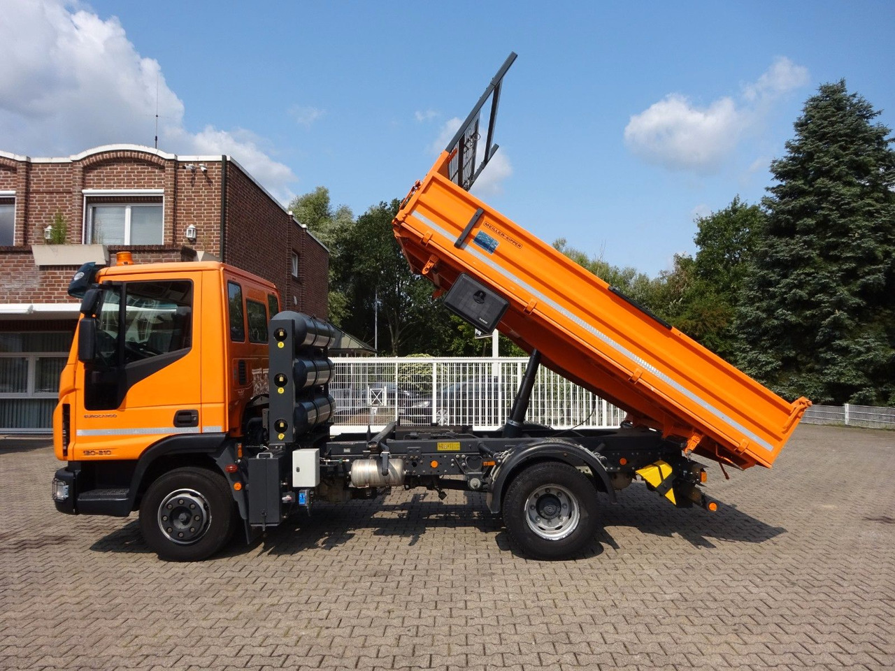 Iveco 120-210 MEILLER 3Skipper CNG GAS 4x2 - Sklápač: obrázok 3 Iveco 120-210 MEILLER 3Skipper CNG GAS 4x2 - Sklápač: obrázok 3