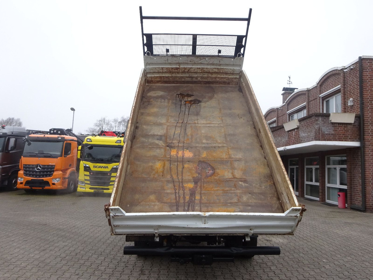 Iveco 80-120 Eurocargo MEILLER 3SKipper 4x2 - Sklápač: obrázok 4 Iveco 80-120 Eurocargo MEILLER 3SKipper 4x2 - Sklápač: obrázok 4