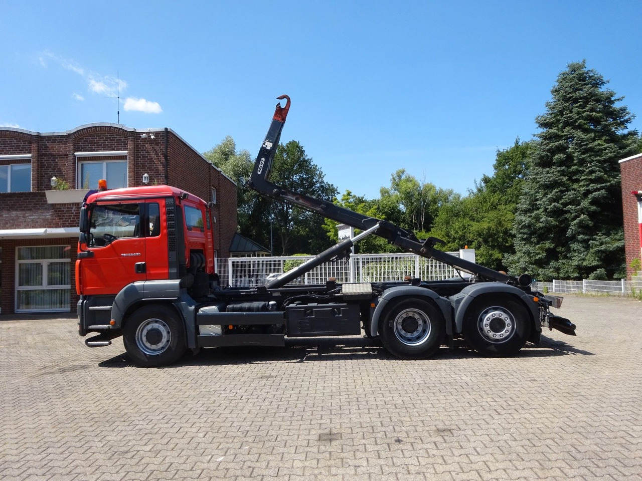 MAN 26.360 TGA PALFINGER Abroller 6x2-4 Hydrodrive - Hákový nosič kontajnerov: obrázok 2 MAN 26.360 TGA PALFINGER Abroller 6x2-4 Hydrodrive - Hákový nosič kontajnerov: obrázok 2