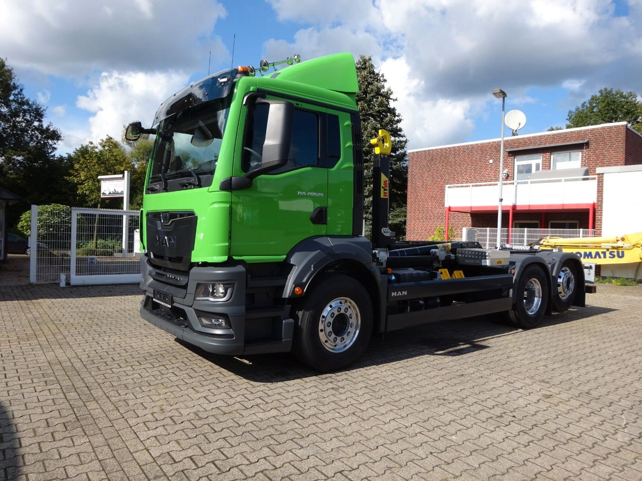 MAN 26.520 TGS HYVA Abroller 6x2 NEU !!! MAN 26.520 TGS HYVA Abroller 6x2 NEU !!! - Hákový nosič kontajnerov: obrázok 1 MAN 26.520 TGS HYVA Abroller 6x2 NEU !!! MAN 26.520 TGS HYVA Abroller 6x2 NEU !!! - Hákový nosič kontajnerov: obrázok 1