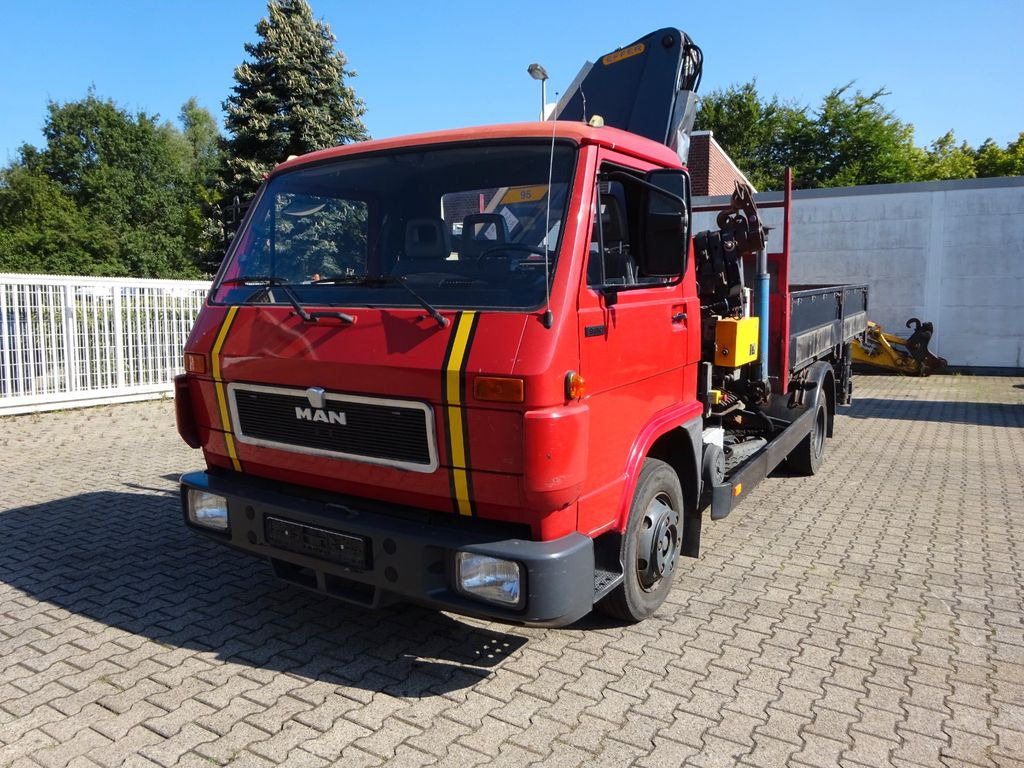 MAN 9.150 Pritsche + Effer 953S Dachdeckerkran 4x2 - Auto s hydraulickou rukou, Valníkový/ Plošinový nákladný automobil: obrázok 2 MAN 9.150 Pritsche + Effer 953S Dachdeckerkran 4x2 - Auto s hydraulickou rukou, Valníkový/ Plošinový nákladný automobil: obrázok 2