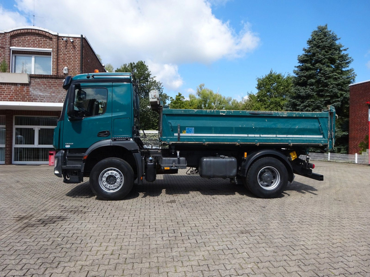Mercedes-Benz 1833 Actros MEILLER 3Skipper 4x2 - Sklápač: obrázok 5 Mercedes-Benz 1833 Actros MEILLER 3Skipper 4x2 - Sklápač: obrázok 5