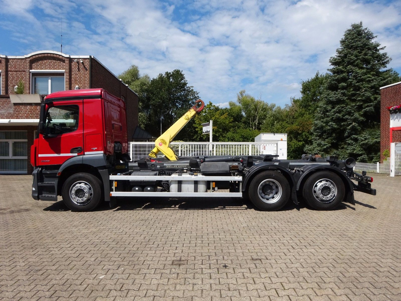 Mercedes-Benz 2532 ANTOS MEILLER Abroller Lift+Lenkachse 6x2 - Hákový nosič kontajnerov: obrázok 5 Mercedes-Benz 2532 ANTOS MEILLER Abroller Lift+Lenkachse 6x2 - Hákový nosič kontajnerov: obrázok 5