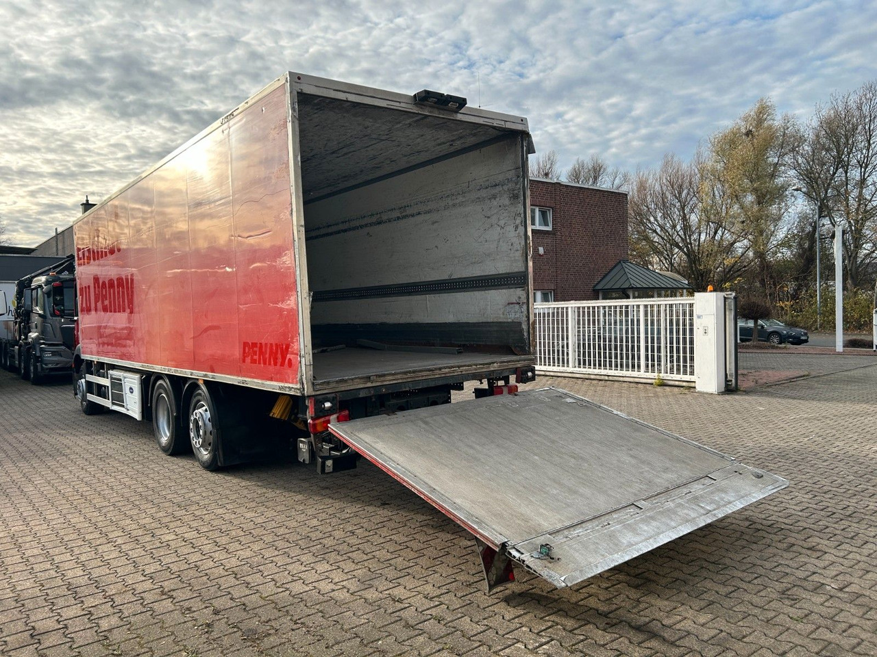 Mercedes-Benz 2636 Antos Kühlkoffer +BÄR LBW 3x im Bestand - Chladirenské nákladné vozidlo: obrázok 5 Mercedes-Benz 2636 Antos Kühlkoffer +BÄR LBW 3x im Bestand - Chladirenské nákladné vozidlo: obrázok 5