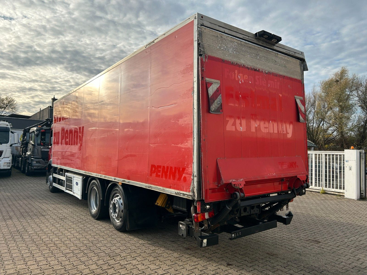 Mercedes-Benz 2636 Antos Kühlkoffer +BÄR LBW 3x im Bestand - Chladirenské nákladné vozidlo: obrázok 4 Mercedes-Benz 2636 Antos Kühlkoffer +BÄR LBW 3x im Bestand - Chladirenské nákladné vozidlo: obrázok 4