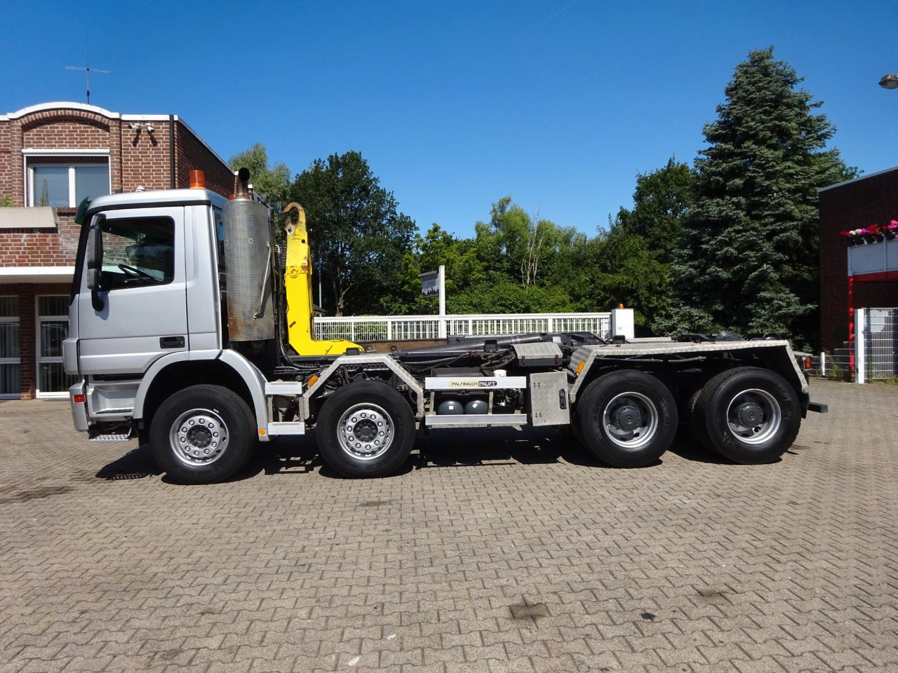 Mercedes-Benz 3244 Actros PALFINGER Abroller 8x4 - Hákový nosič kontajnerov: obrázok 2 Mercedes-Benz 3244 Actros PALFINGER Abroller 8x4 - Hákový nosič kontajnerov: obrázok 2
