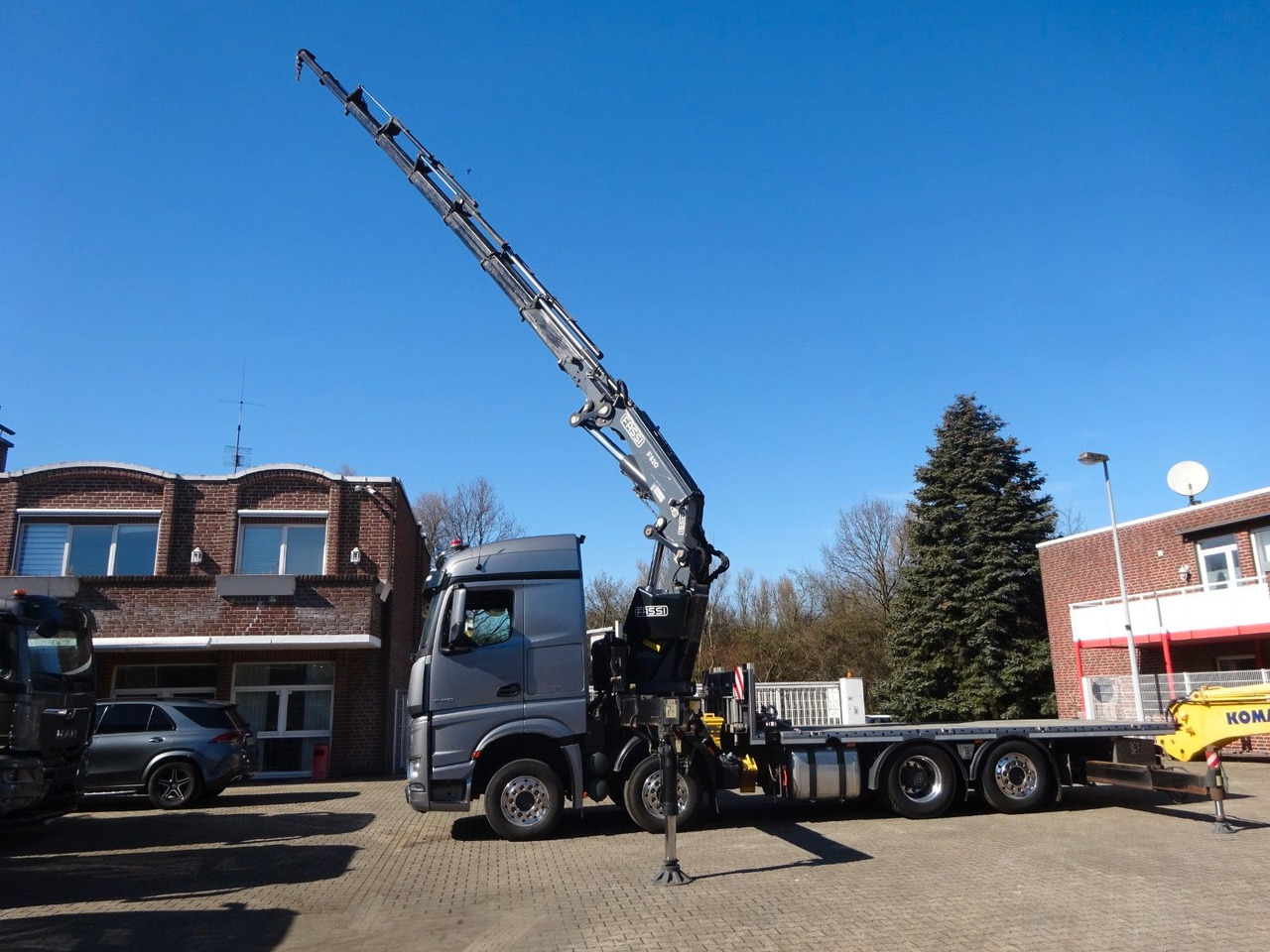 Mercedes-Benz 3453 Plattform + Fassi F820 Kran 8x2 Mercedes-Benz 3453 FASSI F820 Kran 8x Hydr. Ausschub - Auto s hydraulickou rukou, Valníkový/ Plošinový nákladný automobil: obrázok 1 Mercedes-Benz 3453 Plattform + Fassi F820 Kran 8x2 Mercedes-Benz 3453 FASSI F820 Kran 8x Hydr. Ausschub - Auto s hydraulickou rukou, Valníkový/ Plošinový nákladný automobil: obrázok 1