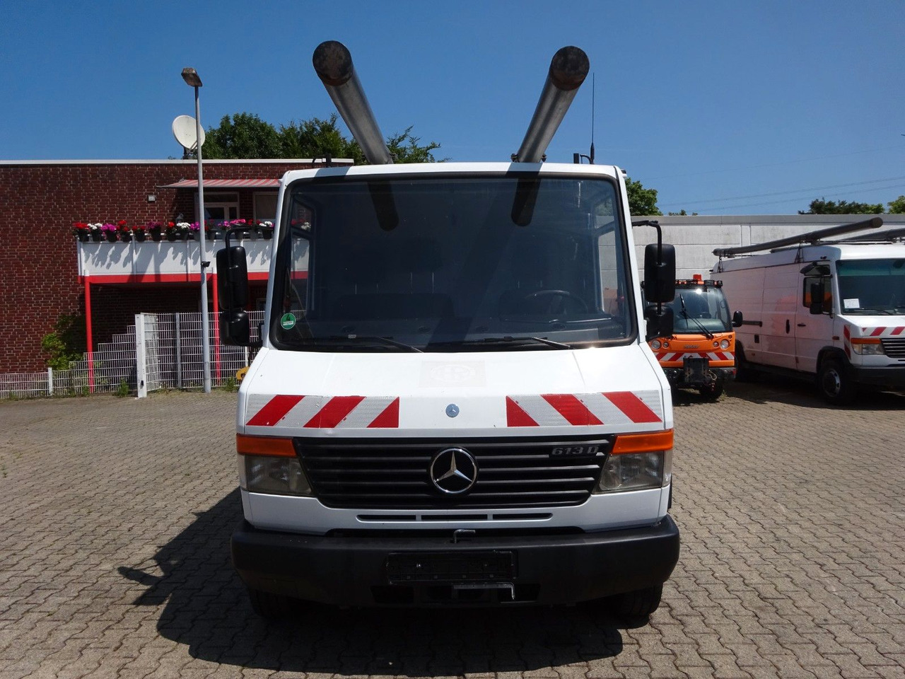 Mercedes-Benz 613D Vario Kasten 4x2 - Furgon: obrázok 4 Mercedes-Benz 613D Vario Kasten 4x2 - Furgon: obrázok 4