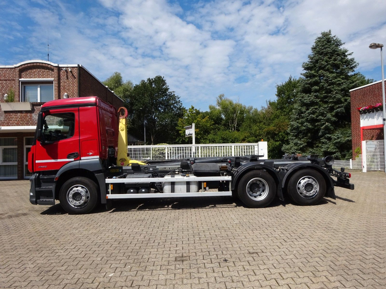Mercedes-Benz Antos 2532 MEILLER Abroller Lift+Lenkachse 6x2 - Hákový nosič kontajnerov: obrázok 4 Mercedes-Benz Antos 2532 MEILLER Abroller Lift+Lenkachse 6x2 - Hákový nosič kontajnerov: obrázok 4