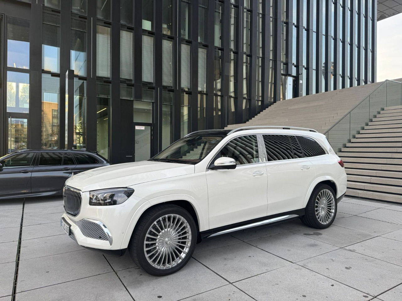 Mercedes-Benz GLS 600 Maybach 4Matic | 23 ZOLL | BURMESTER Mercedes-Benz GLS 600 Maybach 4Matic | 23 ZOLL | BURMESTER - SUV: obrázok 1 Mercedes-Benz GLS 600 Maybach 4Matic | 23 ZOLL | BURMESTER Mercedes-Benz GLS 600 Maybach 4Matic | 23 ZOLL | BURMESTER - SUV: obrázok 1
