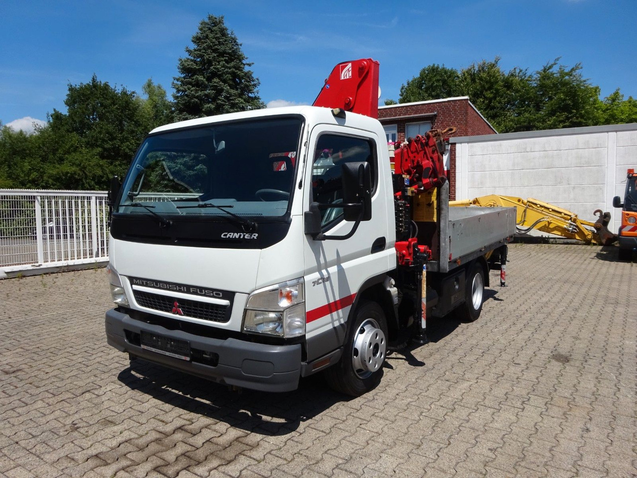Mitsubishi Fuso Canter 7C18 + Ferrari F571 Kran - Dodávka valník: obrázok 5 Mitsubishi Fuso Canter 7C18 + Ferrari F571 Kran - Dodávka valník: obrázok 5