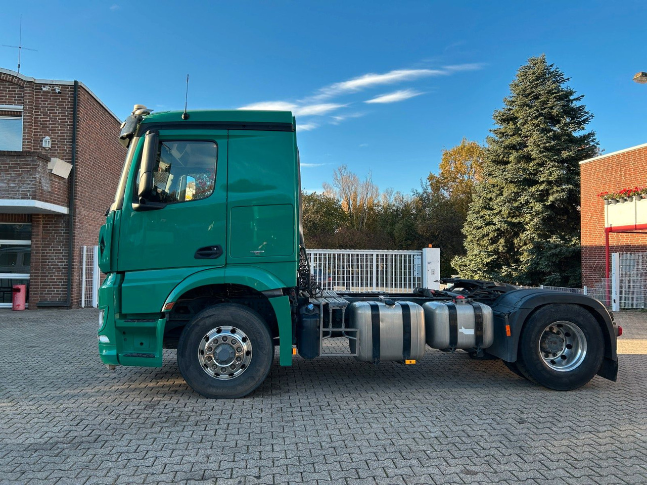 Mercedes-Benz Arocs 1845 SZM 4x4 HAD - Ťahač: obrázok 5 Mercedes-Benz Arocs 1845 SZM 4x4 HAD - Ťahač: obrázok 5