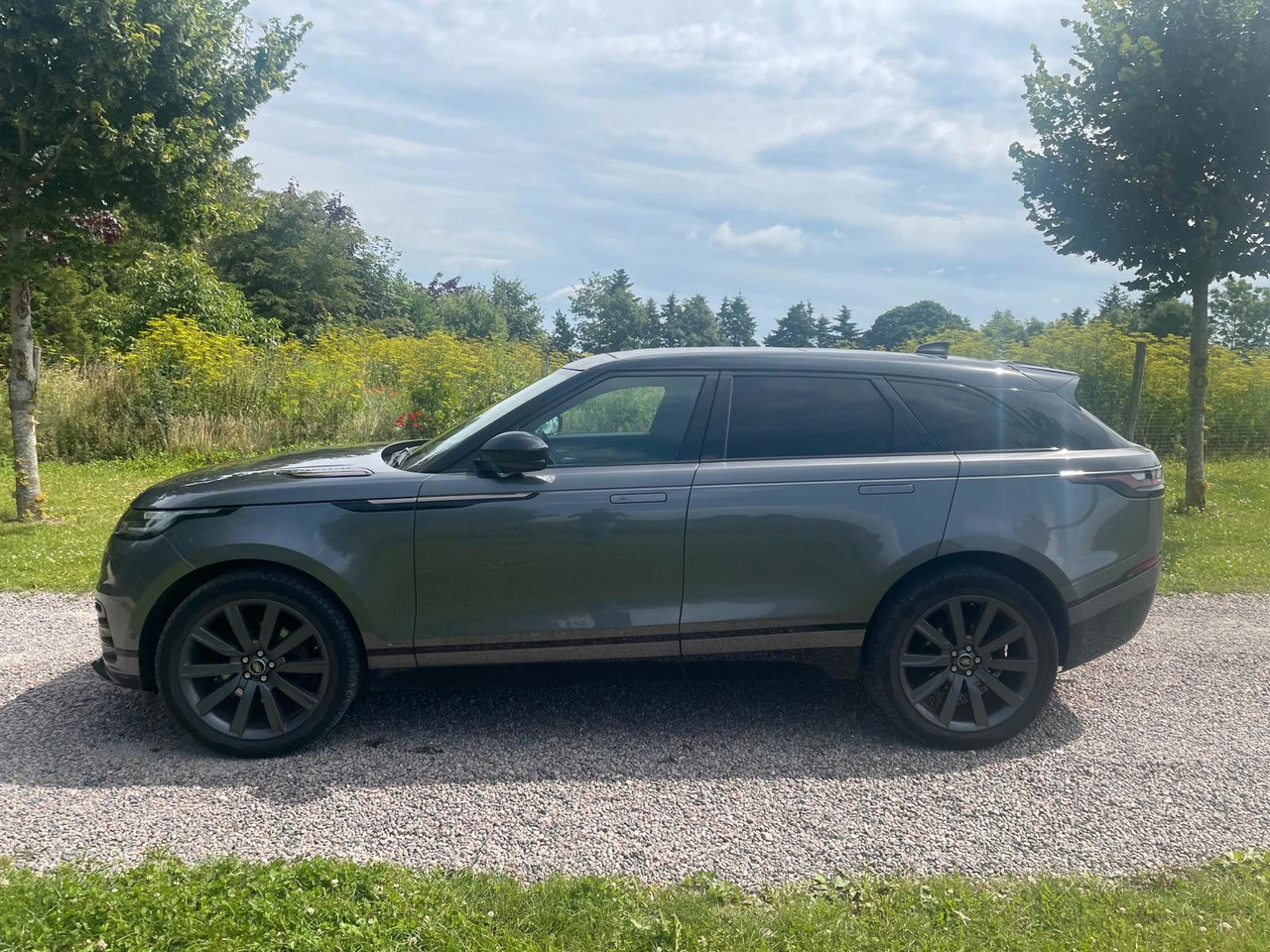 Land Rover Range Rover Velar R-Dynamic 3.0D 4WD Land Rover Velar R-Dynamic 3.0D 4WD *LKW zullasung: 2 sitze - SUV: obrázok 2 Land Rover Range Rover Velar R-Dynamic 3.0D 4WD Land Rover Velar R-Dynamic 3.0D 4WD *LKW zullasung: 2 sitze - SUV: obrázok 2