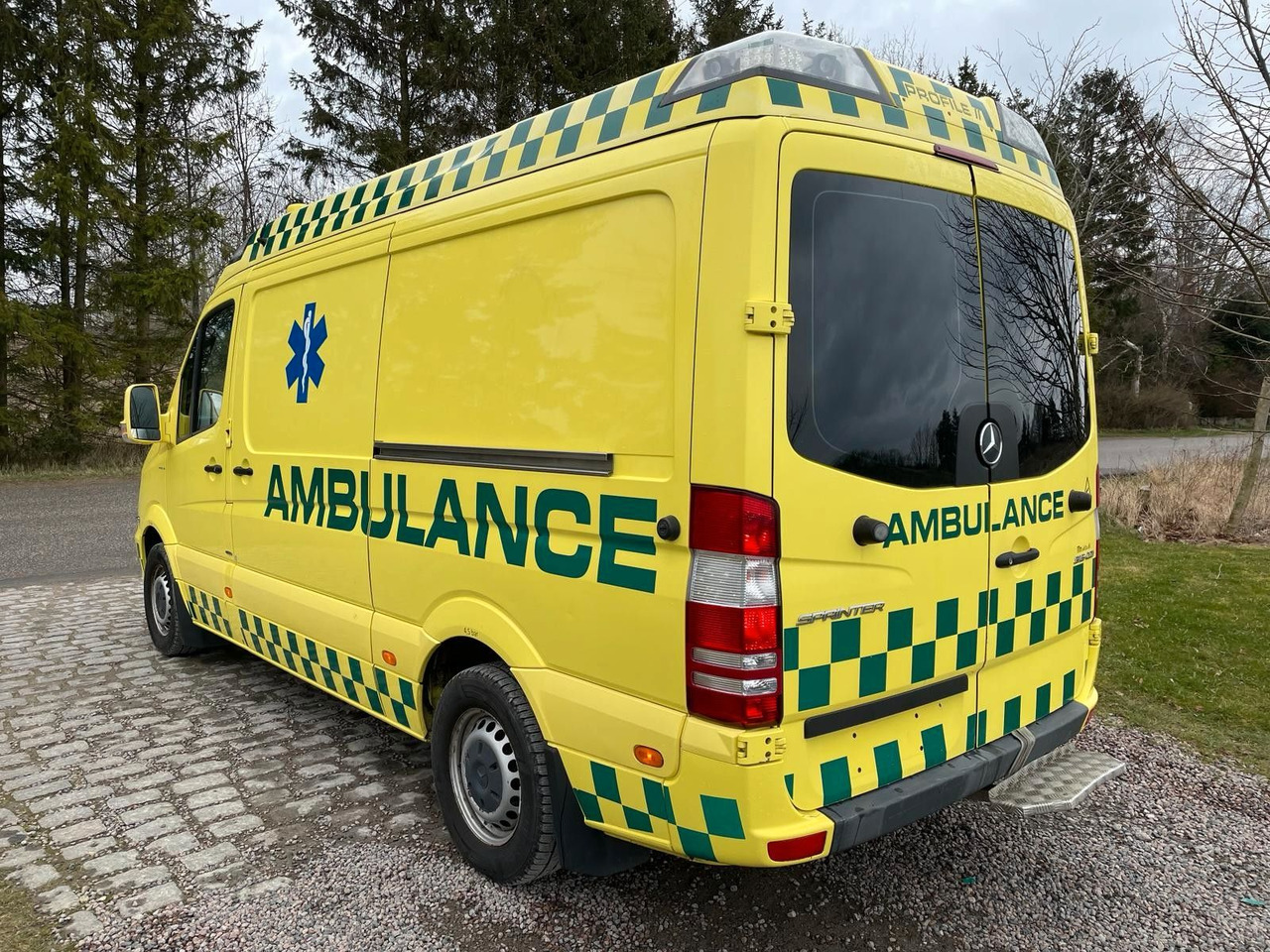 Mercedes-Benz Sprinter 316 CDI Aut *14 000 € netto - Sanitka: obrázok 3 Mercedes-Benz Sprinter 316 CDI Aut *14 000 € netto - Sanitka: obrázok 3