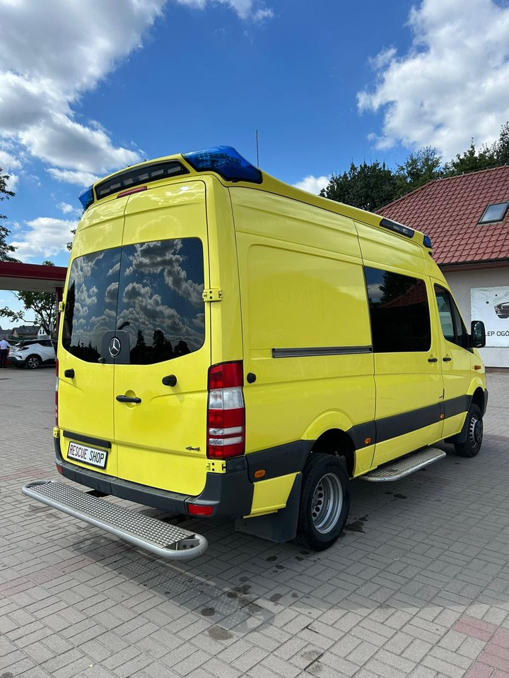 Mercedes-Benz Sprinter 519 CDI 4X4 **Ambulace** - Mikrobus: obrázok 4 Mercedes-Benz Sprinter 519 CDI 4X4 **Ambulace** - Mikrobus: obrázok 4