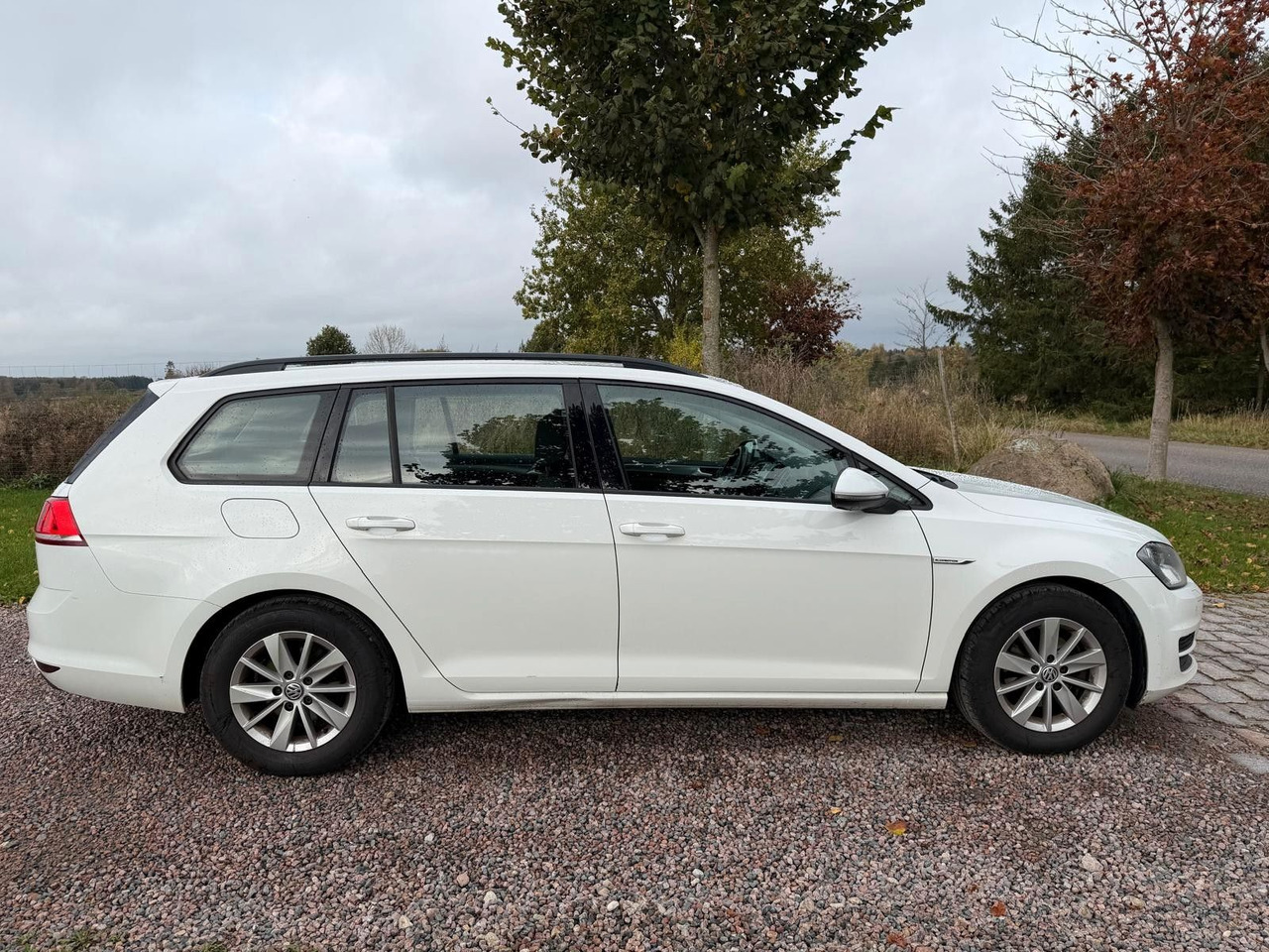 Volkswagen Golf VII Trendline BlueMotion - Kombi: obrázok 5 Volkswagen Golf VII Trendline BlueMotion - Kombi: obrázok 5