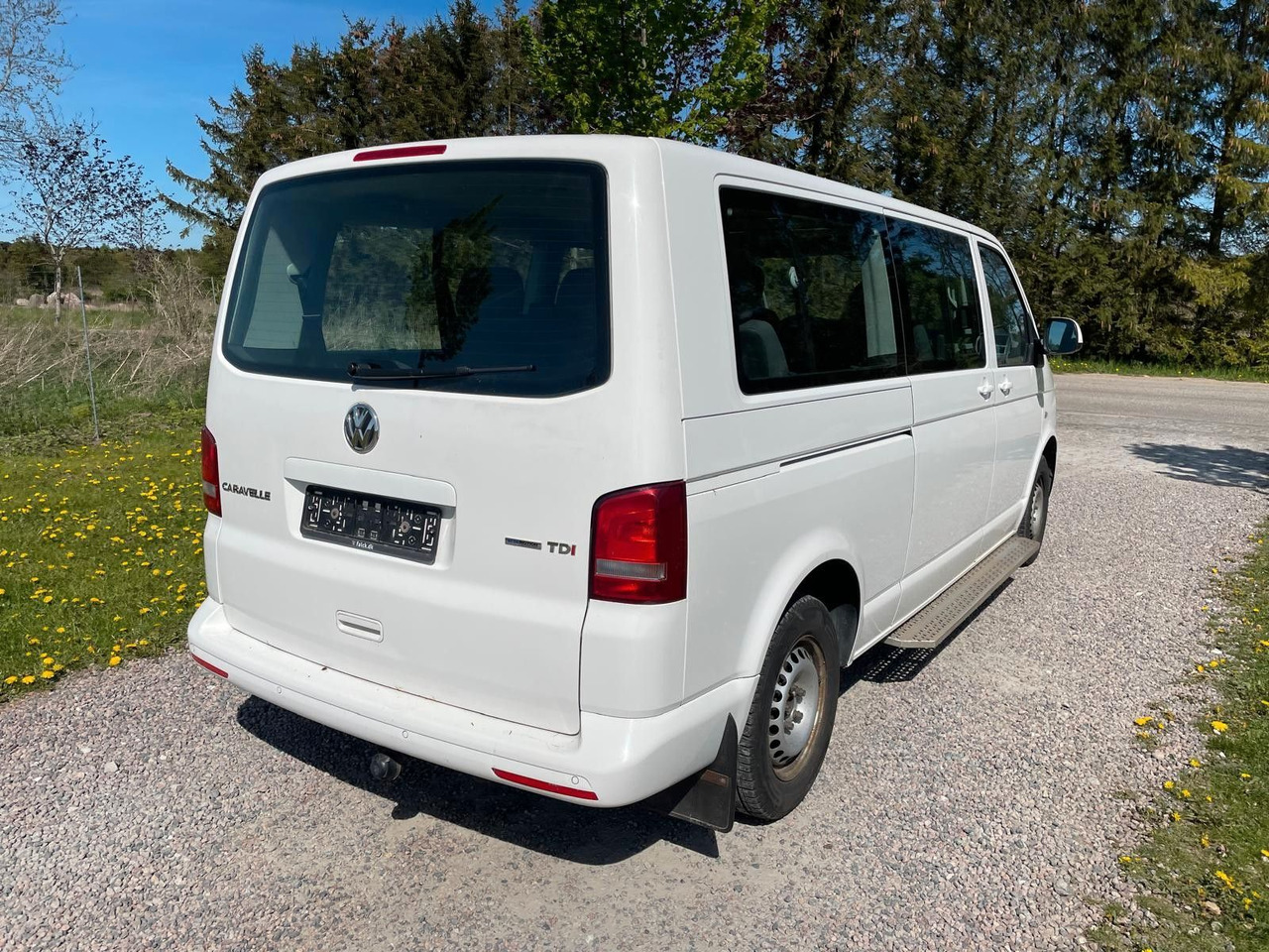 Volkswagen T5 Caravelle 2.0 TDI DSG Comfortline Lang - Mikrobus: obrázok 5 Volkswagen T5 Caravelle 2.0 TDI DSG Comfortline Lang - Mikrobus: obrázok 5