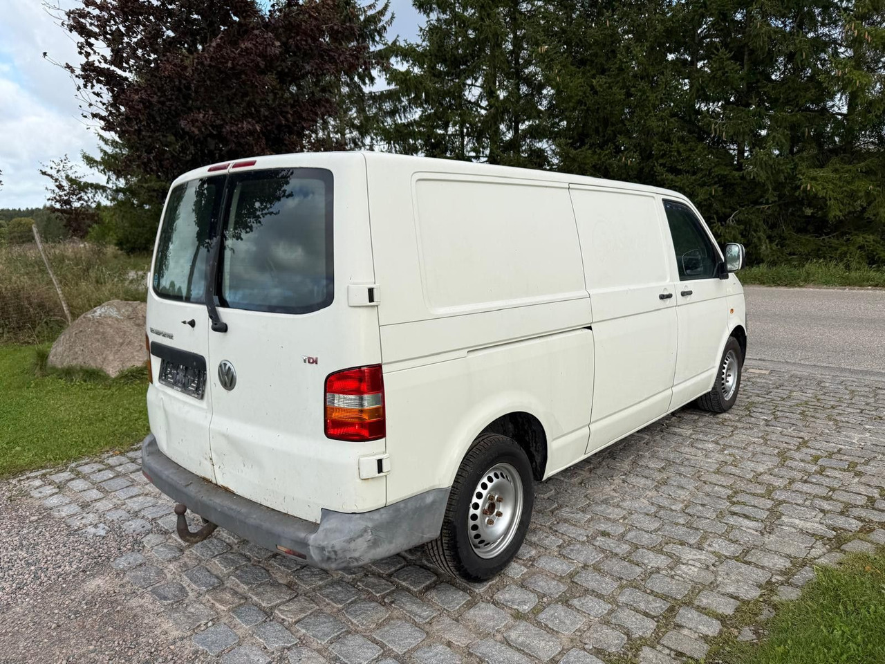 Volkswagen T5 Transporter 2.5 TDI Kasten lang *2500 € - Malá dodávka: obrázok 4 Volkswagen T5 Transporter 2.5 TDI Kasten lang *2500 € - Malá dodávka: obrázok 4