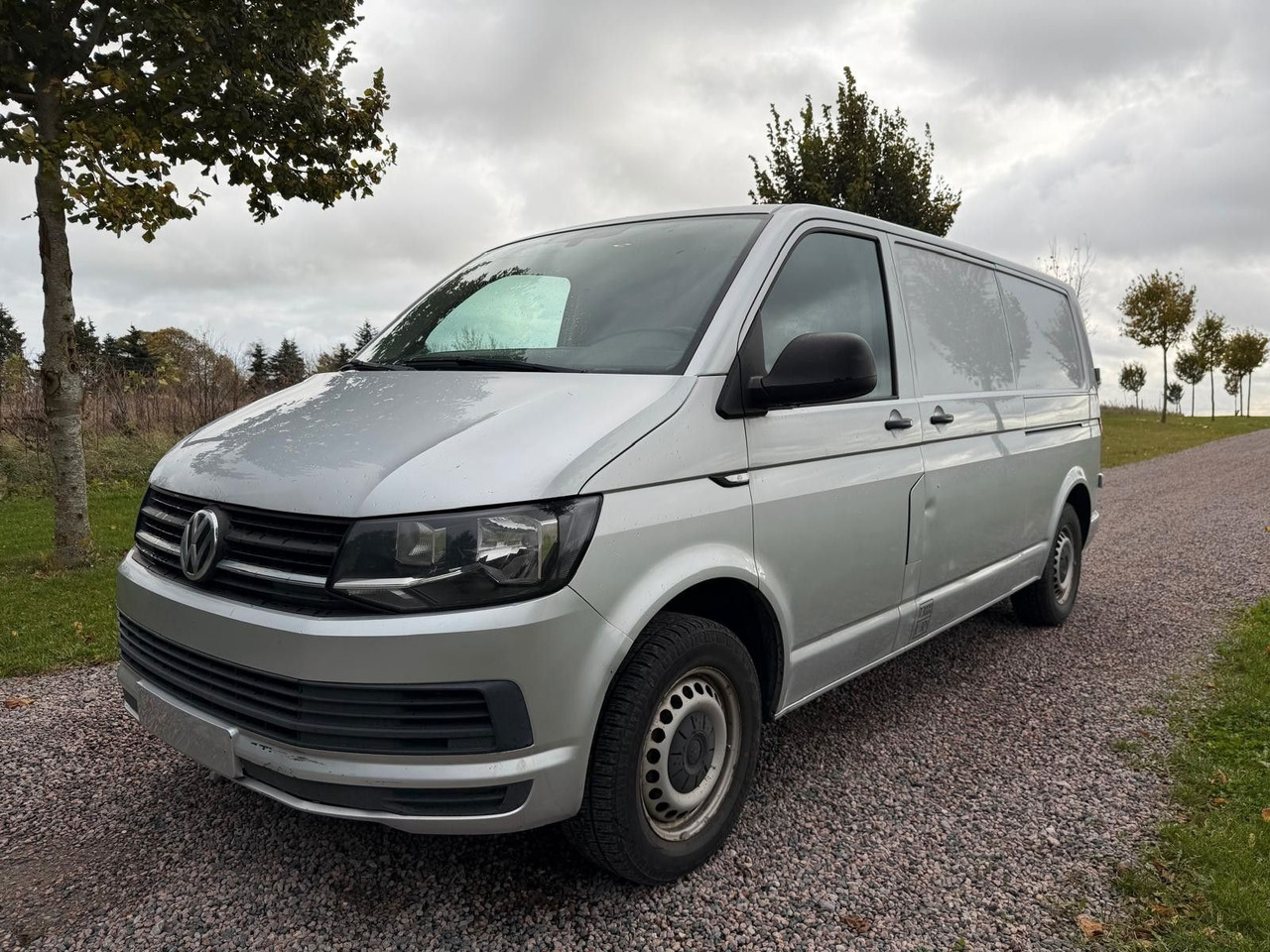 Volkswagen T6 Transporter Kasten lang - Mikrobus: obrázok 1 Volkswagen T6 Transporter Kasten lang - Mikrobus: obrázok 1