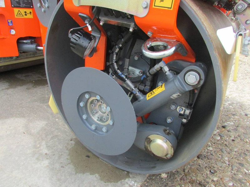 Hamm HD 12 i VV Walze 25.500 EUR - Valec: obrázok 3 Hamm HD 12 i VV Walze 25.500 EUR - Valec: obrázok 3