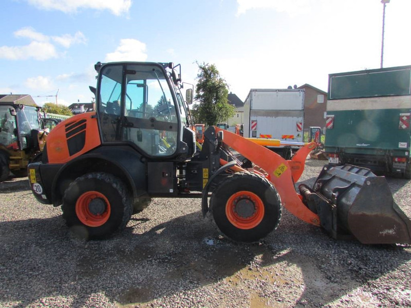 Komatsu WA 100 M-7 Radlader 28.000 EUR - Kolesový nakladač: obrázok 4 Komatsu WA 100 M-7 Radlader 28.000 EUR - Kolesový nakladač: obrázok 4