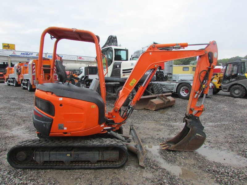 Kubota U 27-4 Canopy Minibagger 17.500 EUR - Mini rýpadlo: obrázok 4 Kubota U 27-4 Canopy Minibagger 17.500 EUR - Mini rýpadlo: obrázok 4