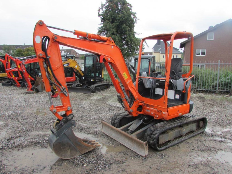Kubota U 27-4 Canopy Minibagger 17.500 EUR - Mini rýpadlo: obrázok 2 Kubota U 27-4 Canopy Minibagger 17.500 EUR - Mini rýpadlo: obrázok 2