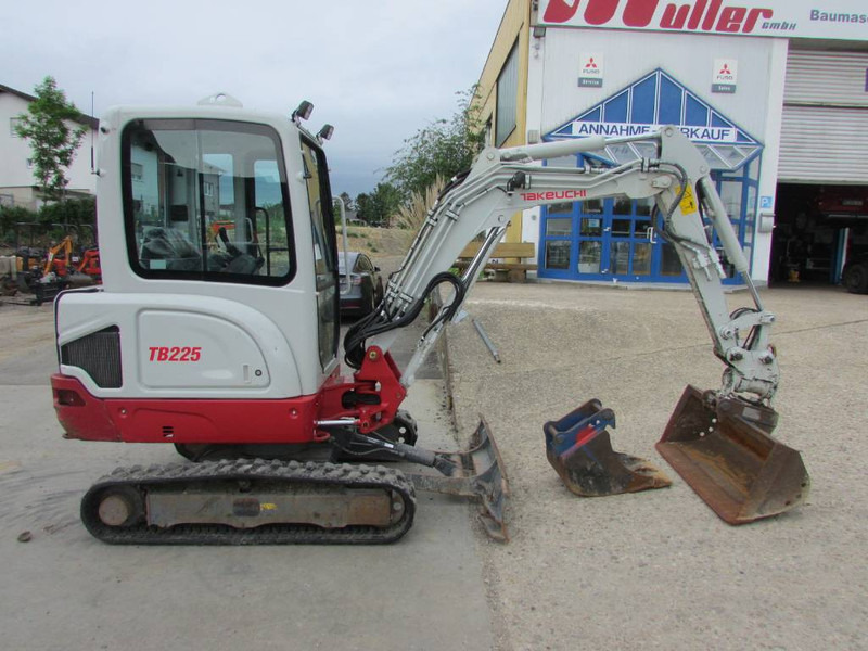 Takeuchi TB225 V3 Minibagger 32.000 EUR net - Mini rýpadlo: obrázok 1 Takeuchi TB225 V3 Minibagger 32.000 EUR net - Mini rýpadlo: obrázok 1