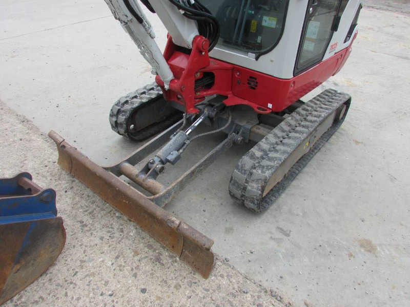 Takeuchi TB225 V3 Minibagger 32.000 EUR net - Mini rýpadlo: obrázok 3 Takeuchi TB225 V3 Minibagger 32.000 EUR net - Mini rýpadlo: obrázok 3