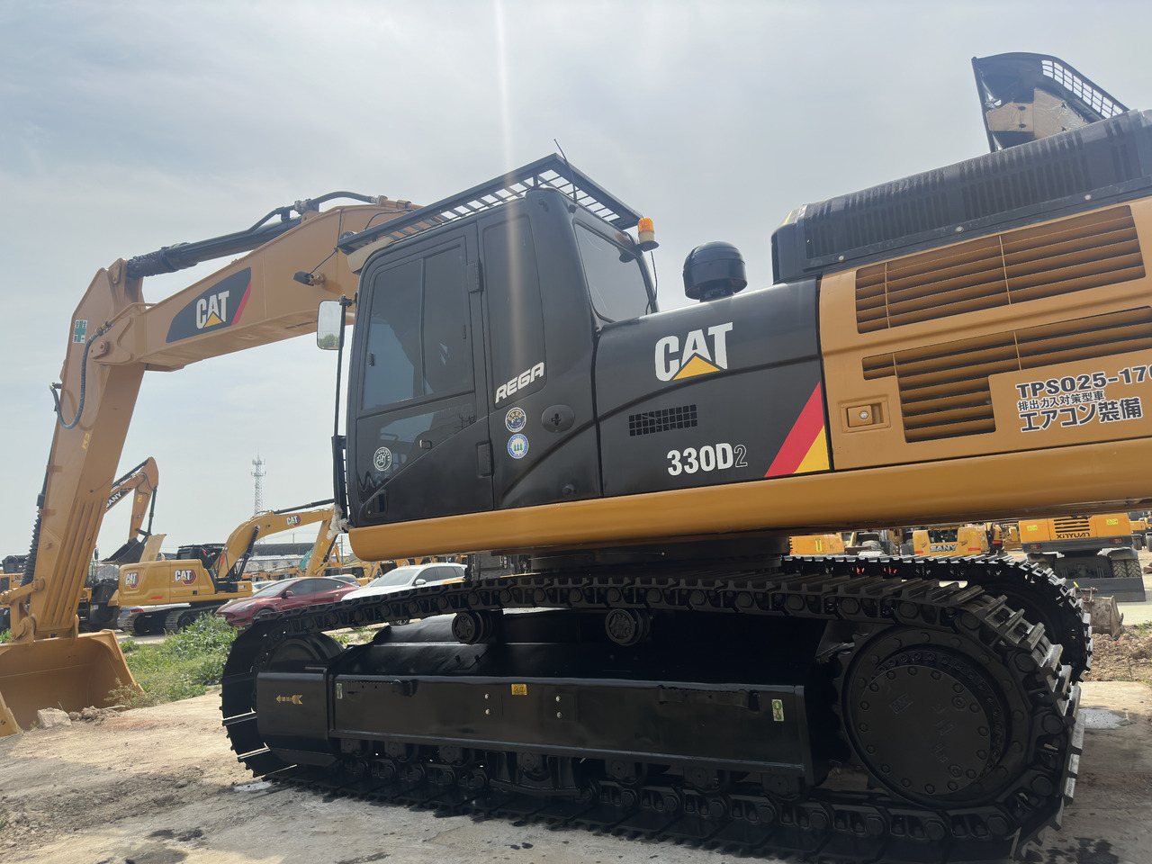 CATERPILLAR 330D2 - Pásové rýpadlo: obrázok 1 CATERPILLAR 330D2 - Pásové rýpadlo: obrázok 1