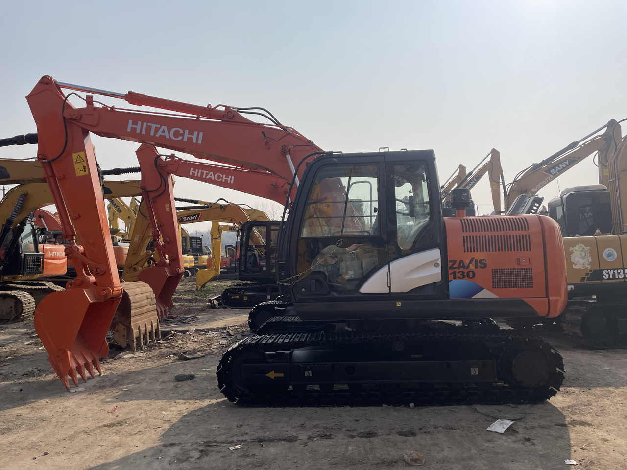 HITACHI ZX130 - Pásové rýpadlo: obrázok 1 HITACHI ZX130 - Pásové rýpadlo: obrázok 1