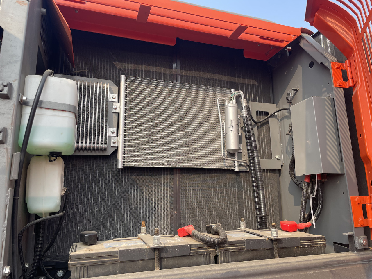 HITACHI ZX240 - Pásové rýpadlo: obrázok 3 HITACHI ZX240 - Pásové rýpadlo: obrázok 3