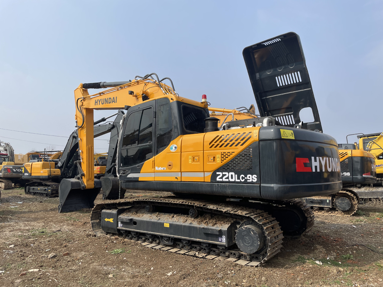 Hyundai R220LC-9S - Pásové rýpadlo: obrázok 1 Hyundai R220LC-9S - Pásové rýpadlo: obrázok 1