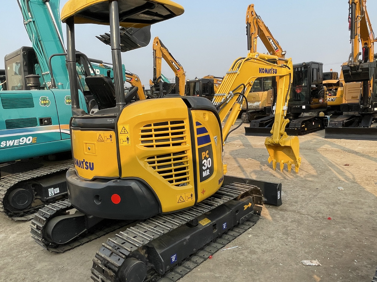 KOMATSU PC30MR-3 - Mini rýpadlo: obrázok 3 KOMATSU PC30MR-3 - Mini rýpadlo: obrázok 3