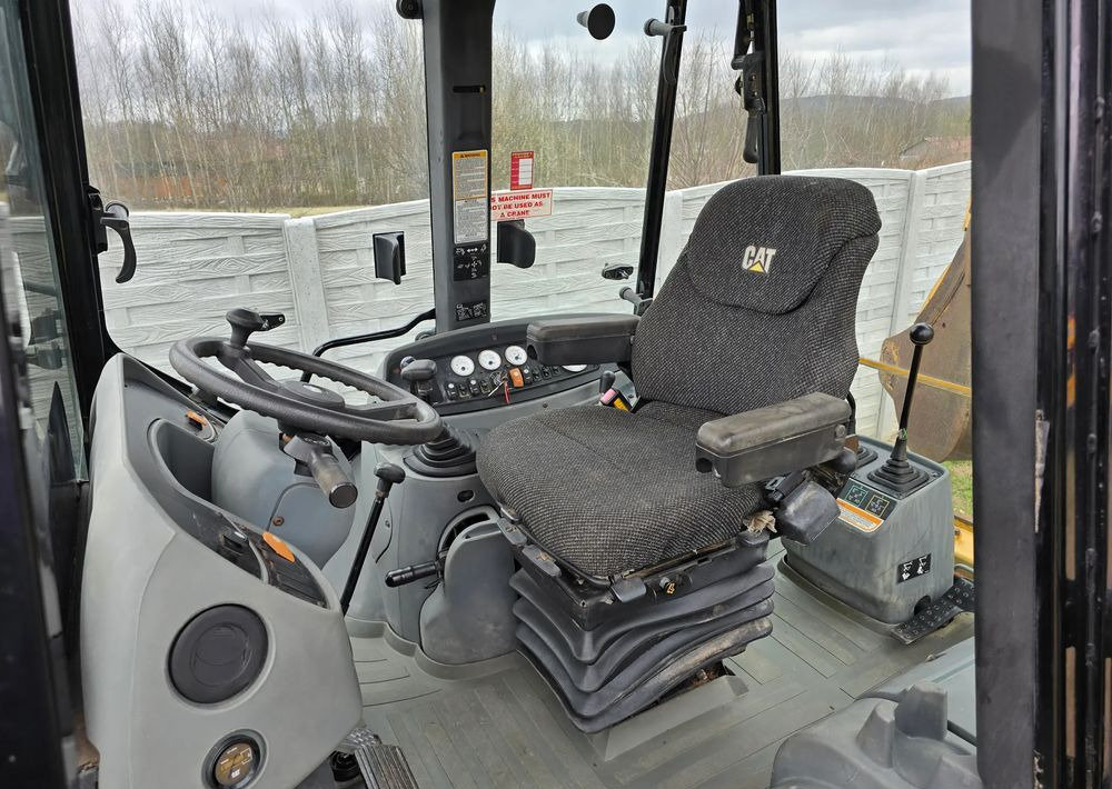 Caterpillar - Rýpadlo-nakladač: obrázok 2 Caterpillar - Rýpadlo-nakladač: obrázok 2