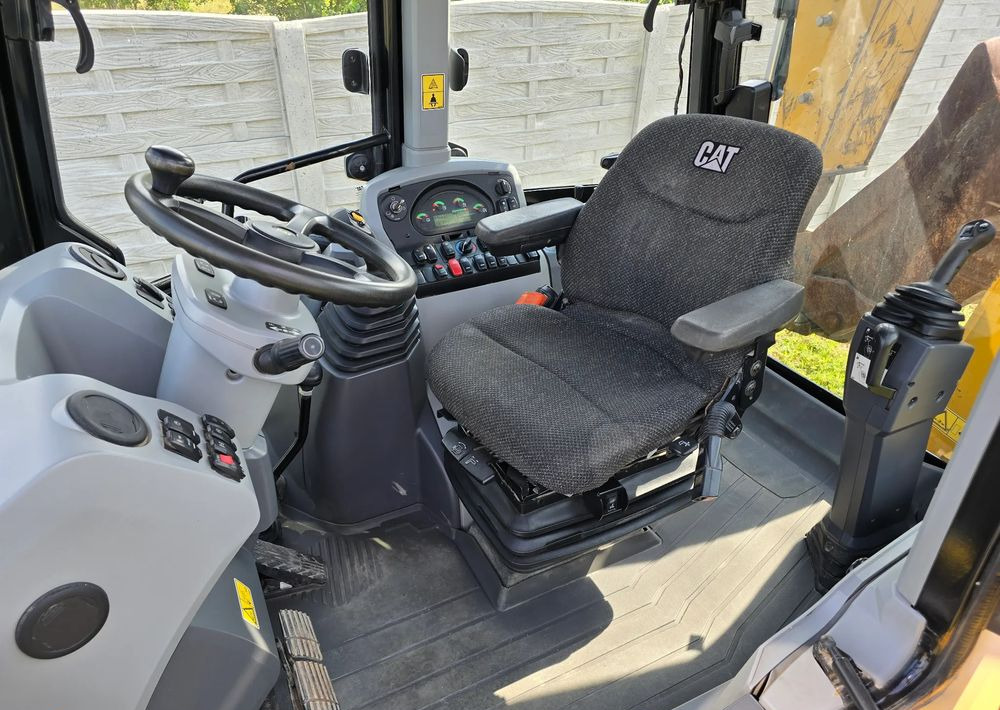 Caterpillar - Rýpadlo-nakladač: obrázok 3 Caterpillar - Rýpadlo-nakladač: obrázok 3