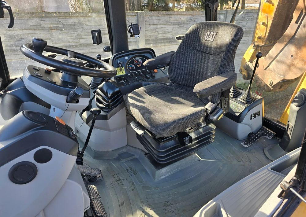 Caterpillar - Rýpadlo-nakladač: obrázok 3 Caterpillar - Rýpadlo-nakladač: obrázok 3