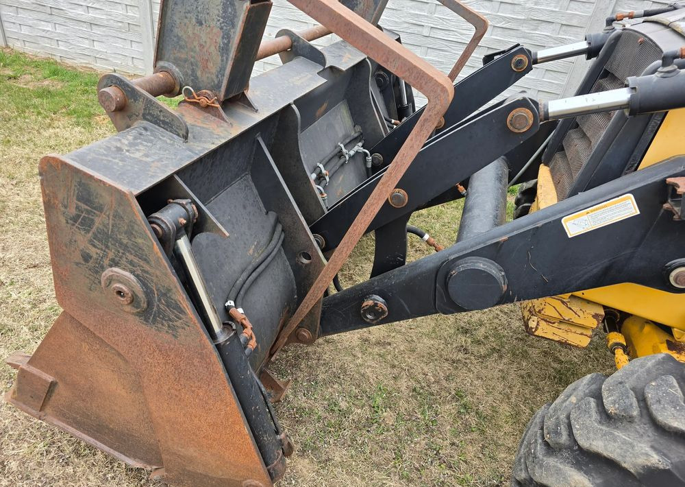 Caterpillar - Rýpadlo-nakladač: obrázok 5 Caterpillar - Rýpadlo-nakladač: obrázok 5