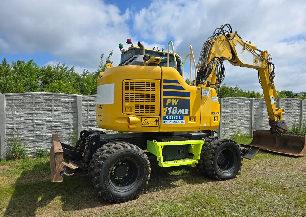 Komatsu - Kolesové rýpadlo: obrázok 4 Komatsu - Kolesové rýpadlo: obrázok 4