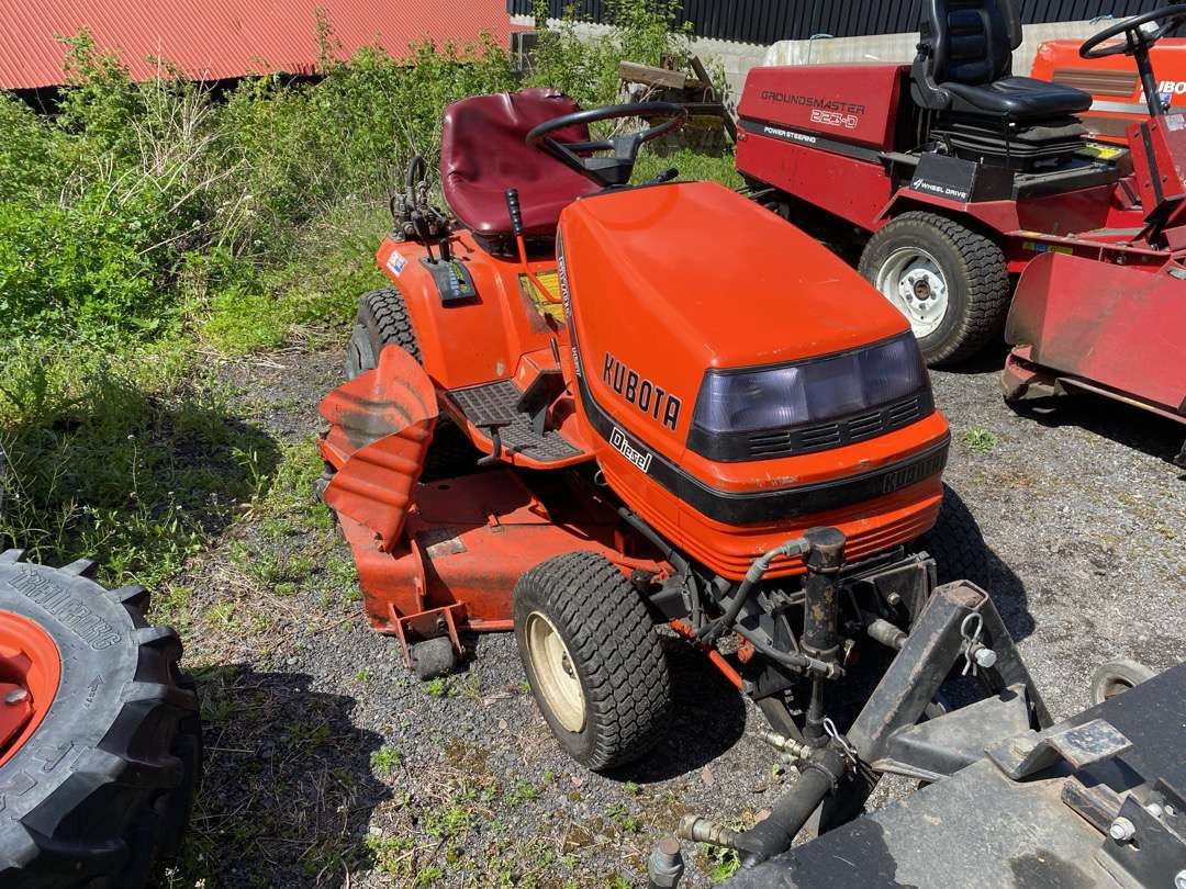 2000 Kubota G1700//Sitteklipper med feier og oppsamler - Záhradná kosačka: obrázok 4 2000 Kubota G1700//Sitteklipper med feier og oppsamler - Záhradná kosačka: obrázok 4