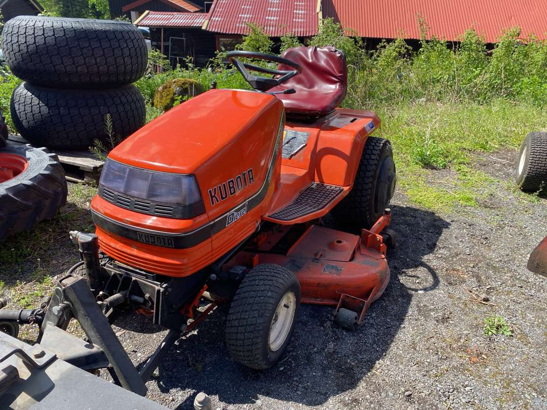 2000 Kubota G1700//Sitteklipper med feier og oppsamler - Záhradná kosačka: obrázok 2 2000 Kubota G1700//Sitteklipper med feier og oppsamler - Záhradná kosačka: obrázok 2