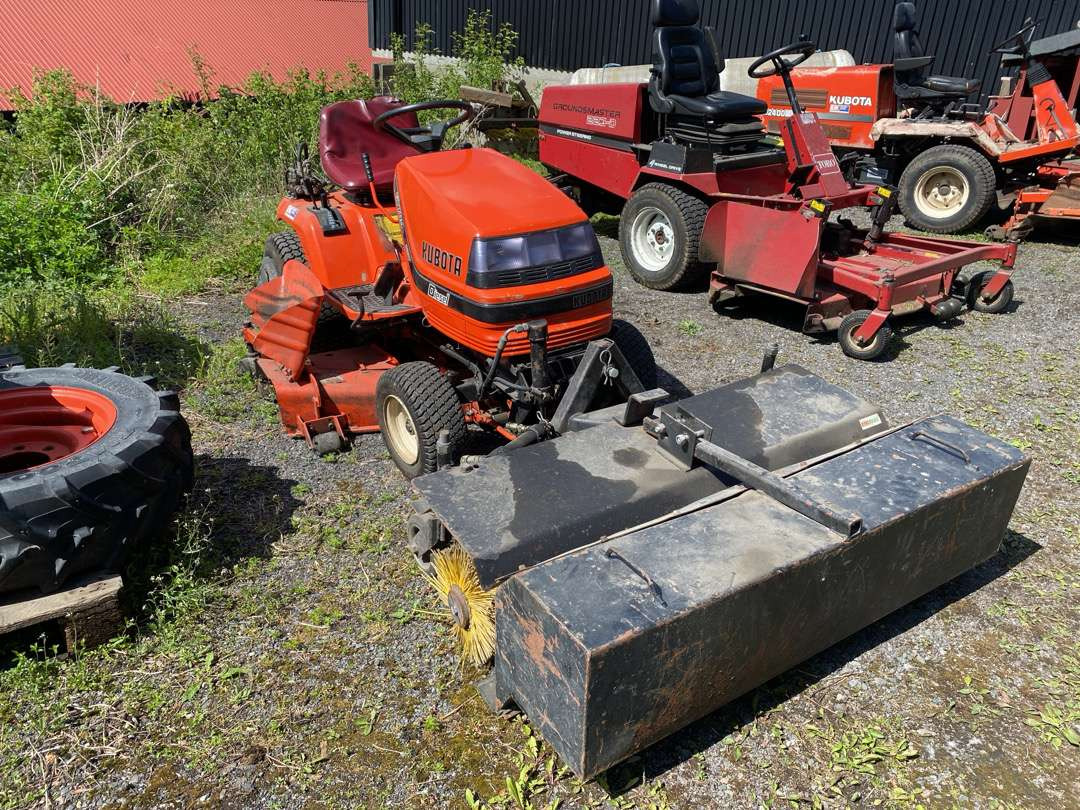 2000 Kubota G1700//Sitteklipper med feier og oppsamler - Záhradná kosačka: obrázok 3 2000 Kubota G1700//Sitteklipper med feier og oppsamler - Záhradná kosačka: obrázok 3