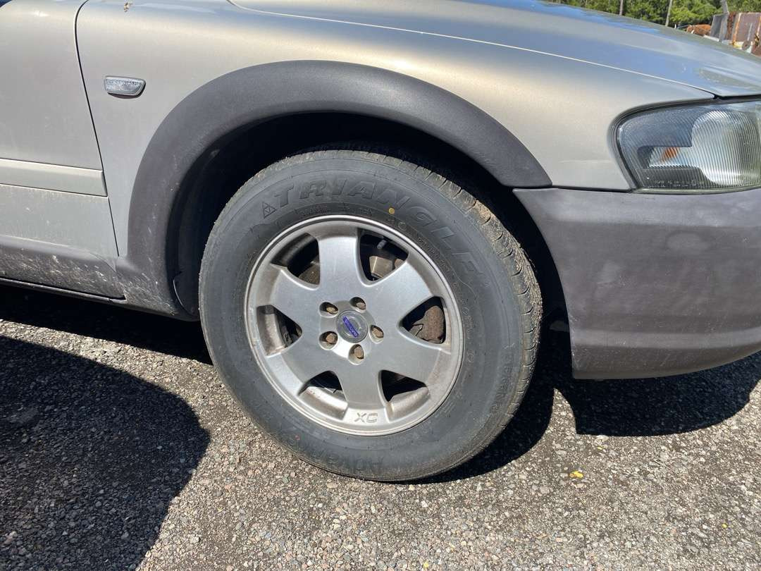 2001 Volvo XC70 EU-GODKJENT (rep.-objekt) - Automobil: obrázok 4 2001 Volvo XC70 EU-GODKJENT (rep.-objekt) - Automobil: obrázok 4