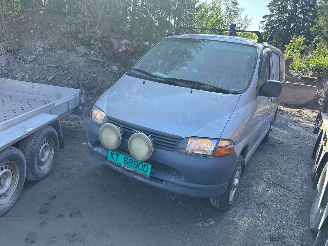 2005 Varebil TOYOTA HIACE 4WD EU-Godkjent - Furgon: obrázok 1 2005 Varebil TOYOTA HIACE 4WD EU-Godkjent - Furgon: obrázok 1