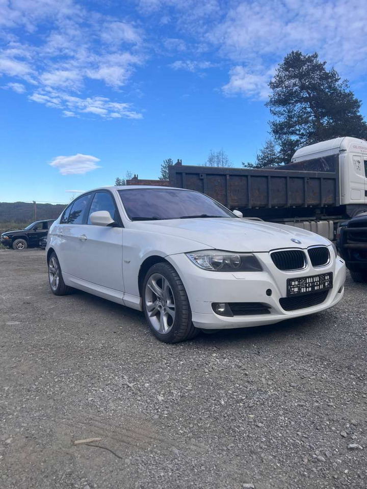 2009 BMW 316i Facelift (se mangellapp) - rep.-objekt - Sedan: obrázok 3 2009 BMW 316i Facelift (se mangellapp) - rep.-objekt - Sedan: obrázok 3