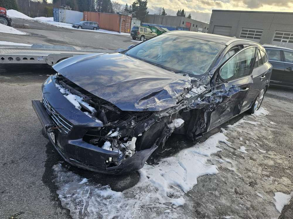 2013 Volvo V60 (rep.-objekt) - Automobil: obrázok 1 2013 Volvo V60 (rep.-objekt) - Automobil: obrázok 1
